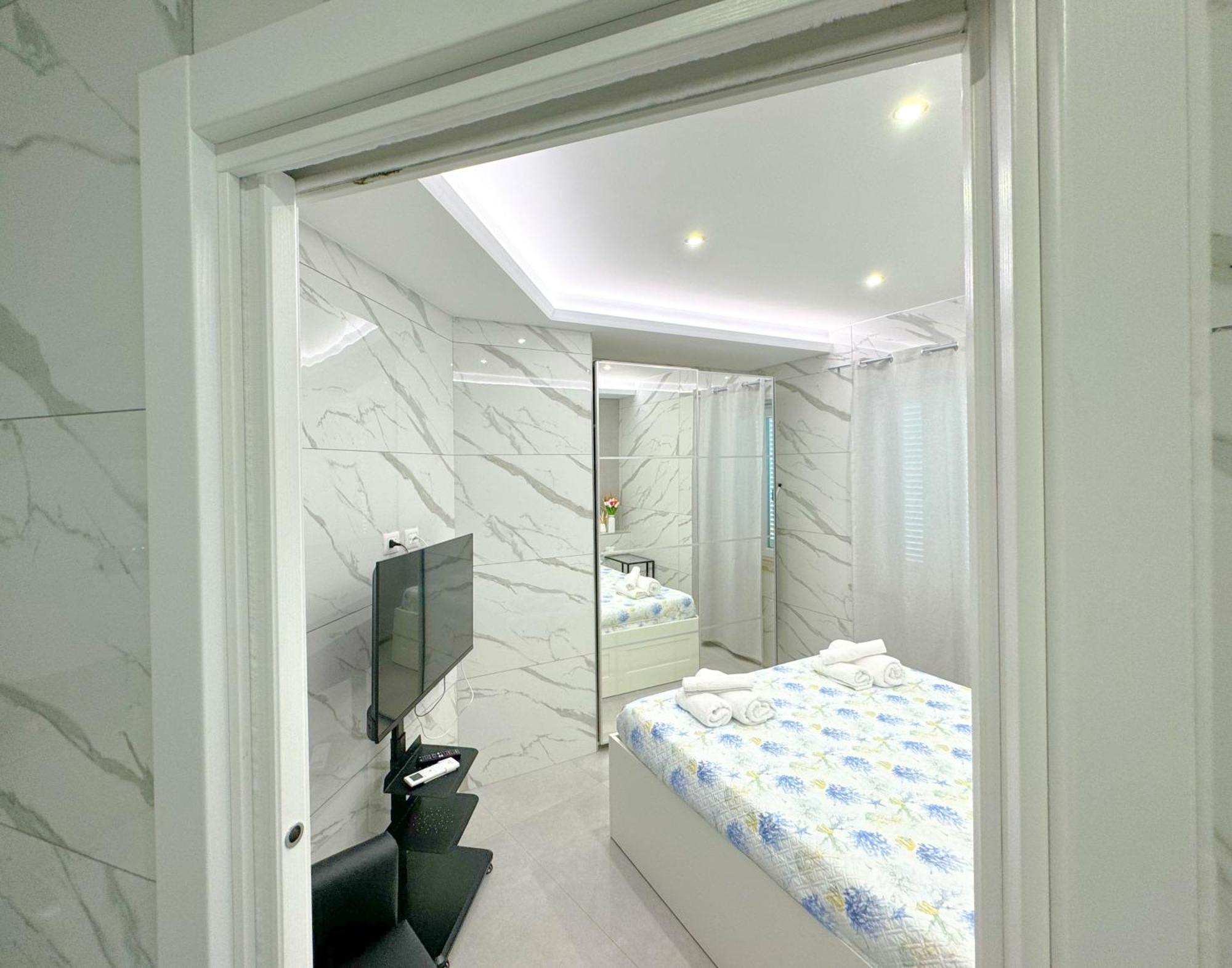 Marco House - Seaview Apartment - Fronte Mare - Casa Vacanza آنسيو المظهر الخارجي الصورة